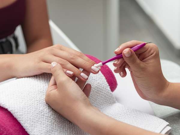 manicure at color-up